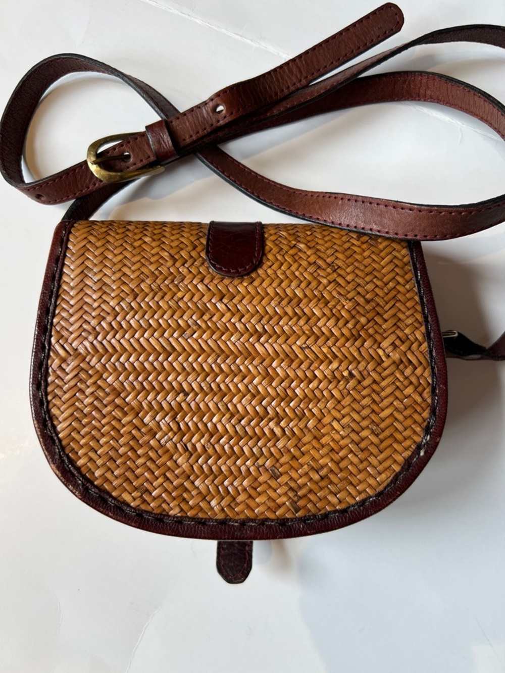 Vintage Tan Woven Crossbody with Brown Leather Trim - Picture 13 of 14